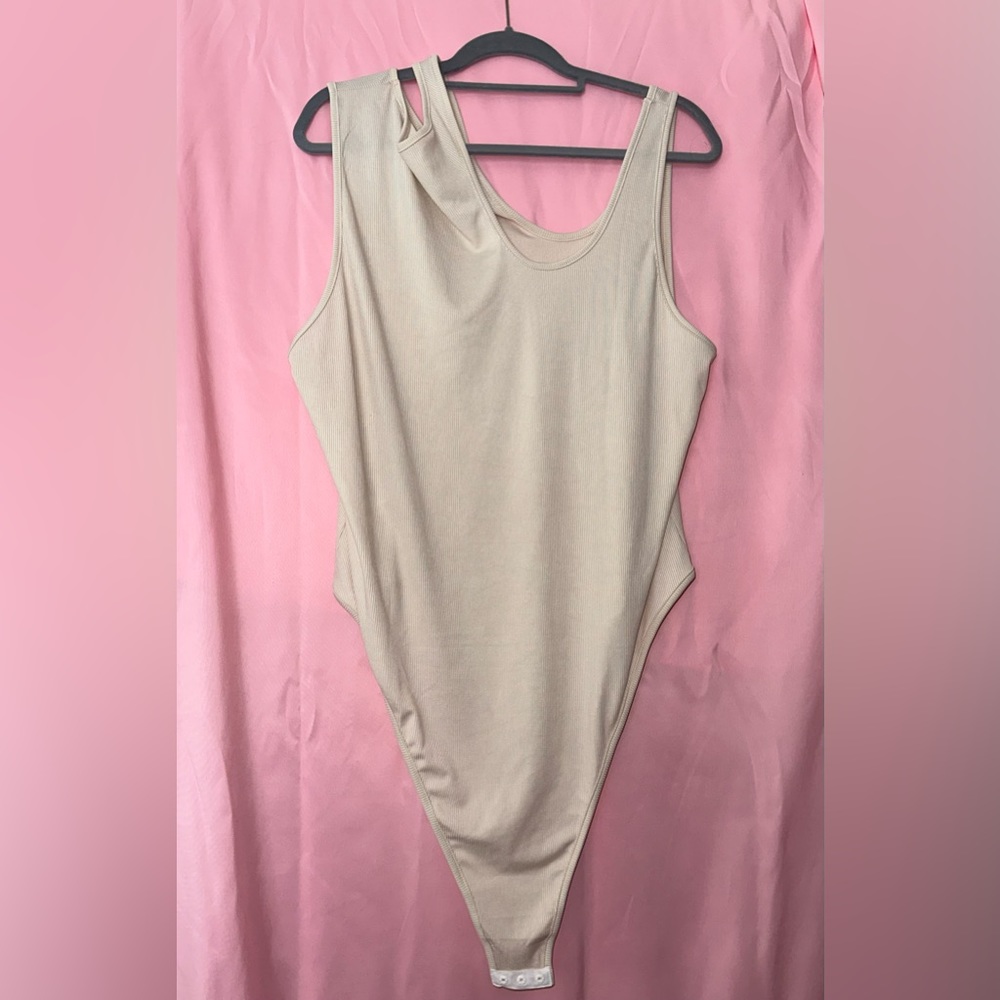 SHEIN Ribbed Bodysuit